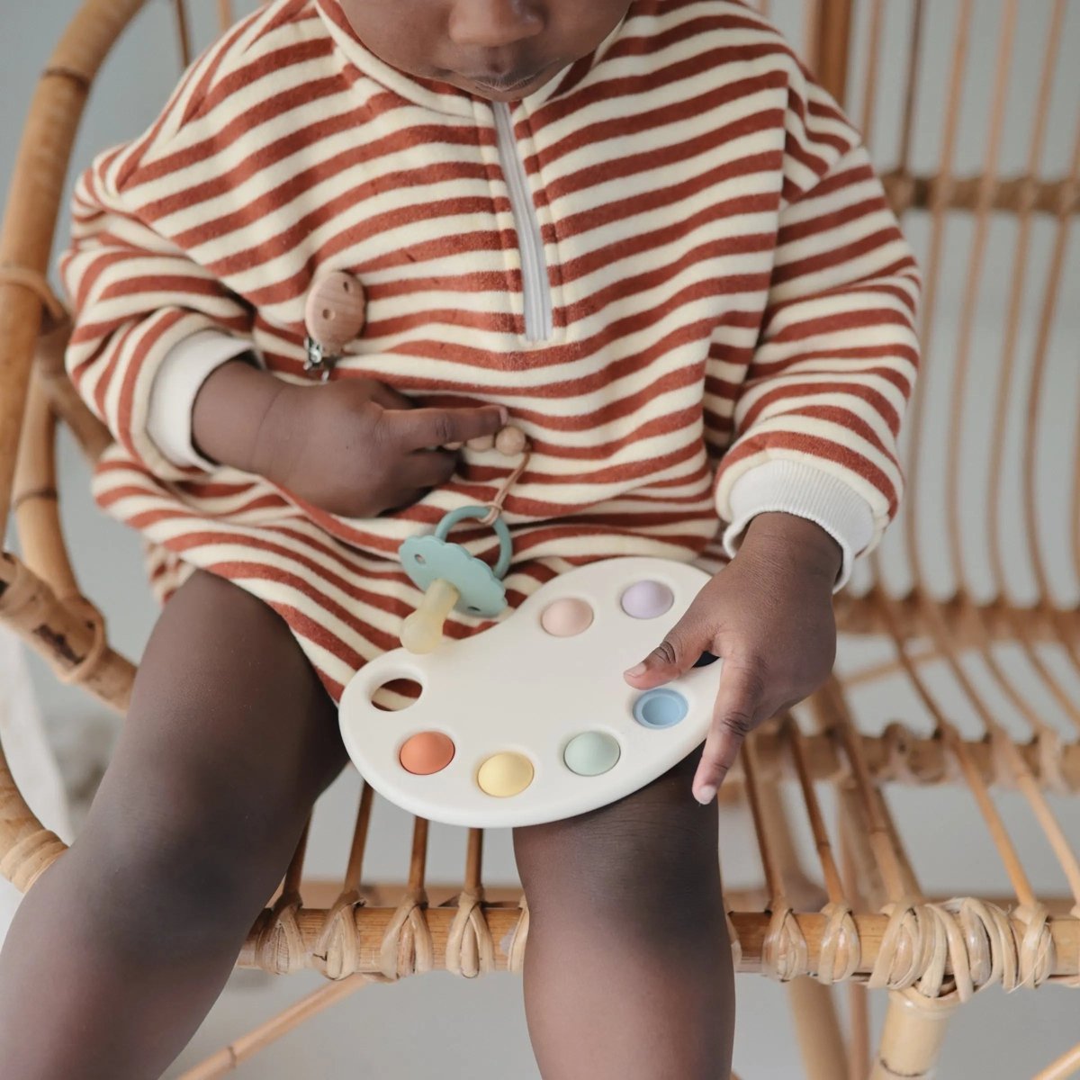 Mushie Frigg Daisy Natural Rubber Pacifier Two Pack - Everetts Place Boutique - 