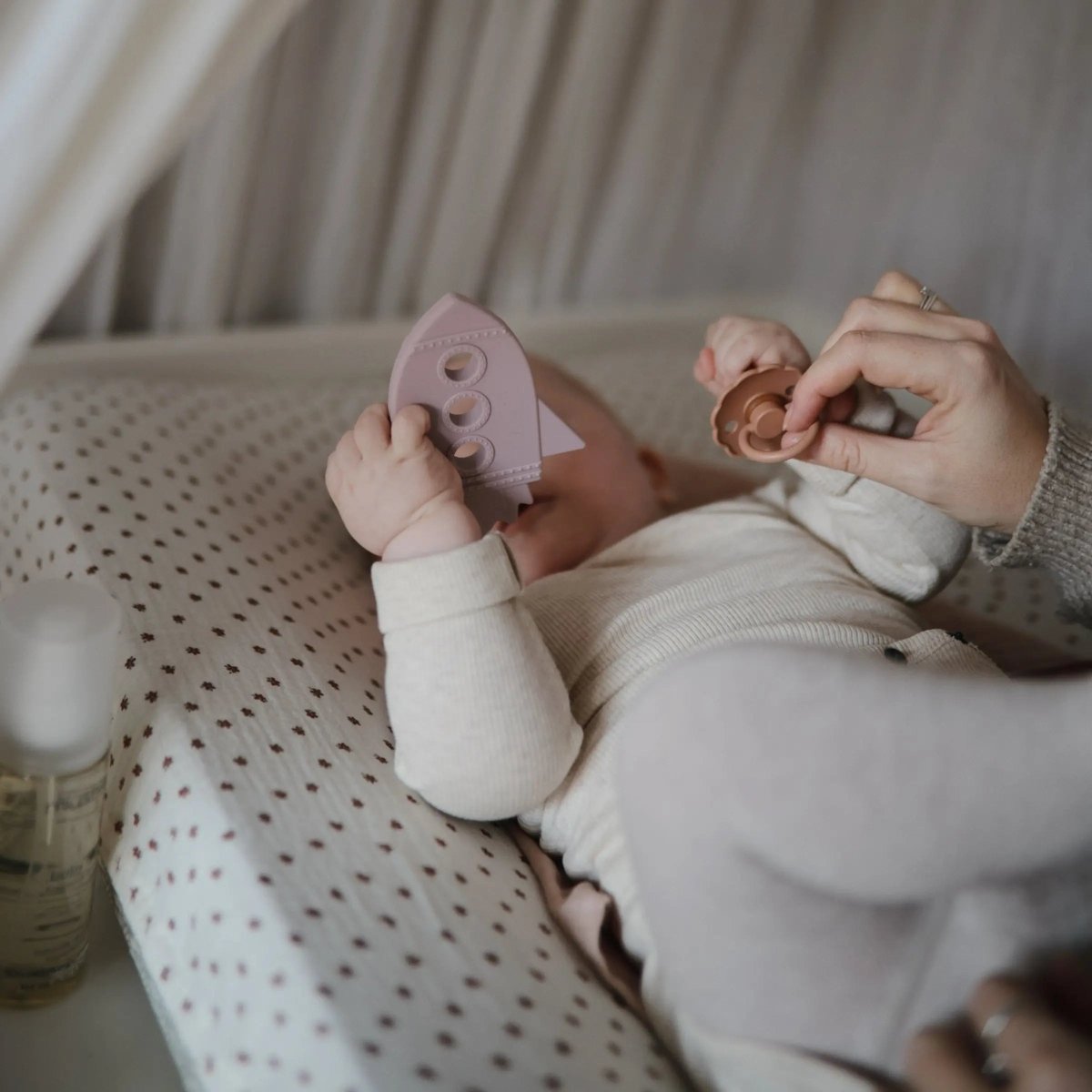 Mushie Frigg Daisy Natural Rubber Pacifier Two Pack - Everetts Place Boutique - 