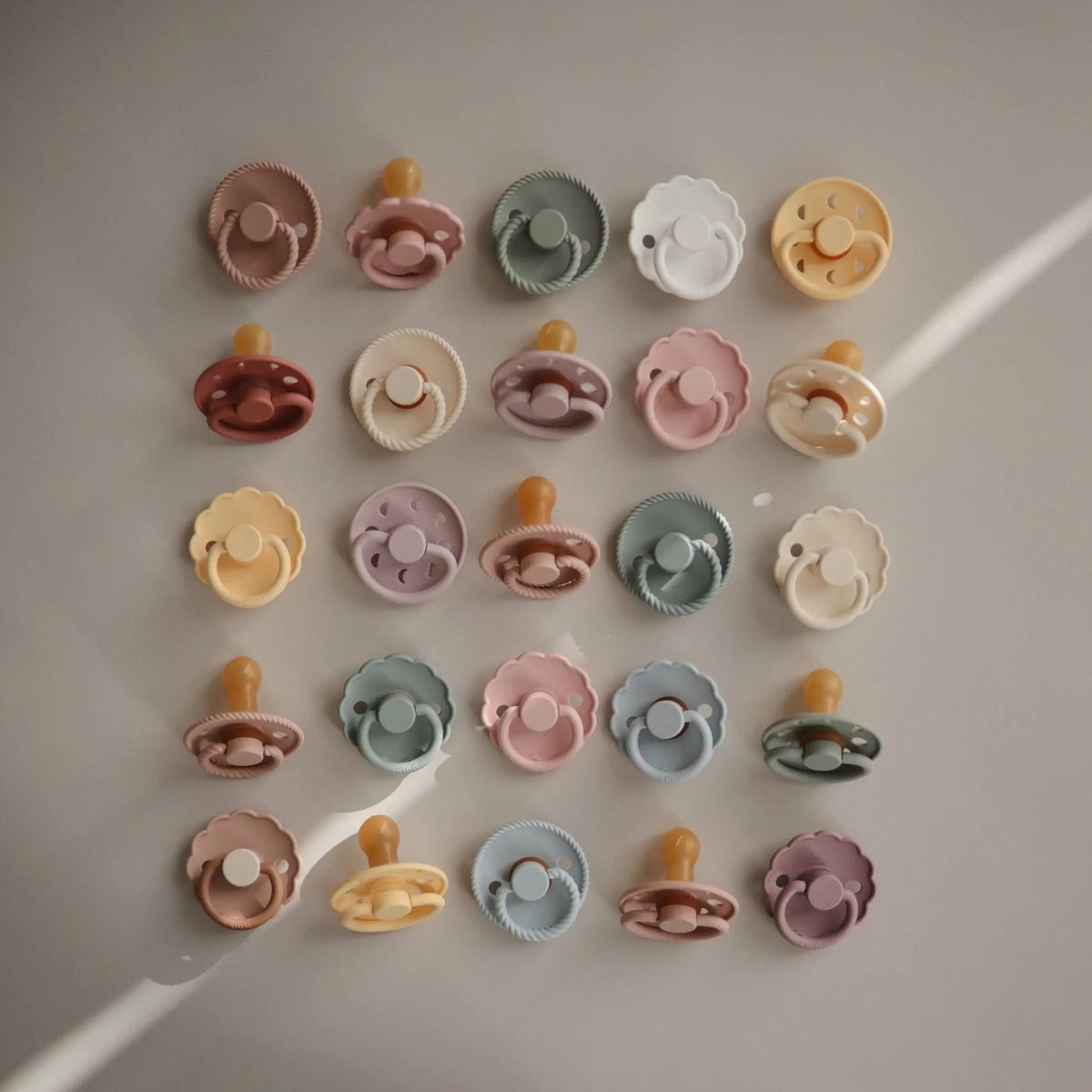 Mushie Frigg Daisy Natural Rubber Pacifier Two Pack - 