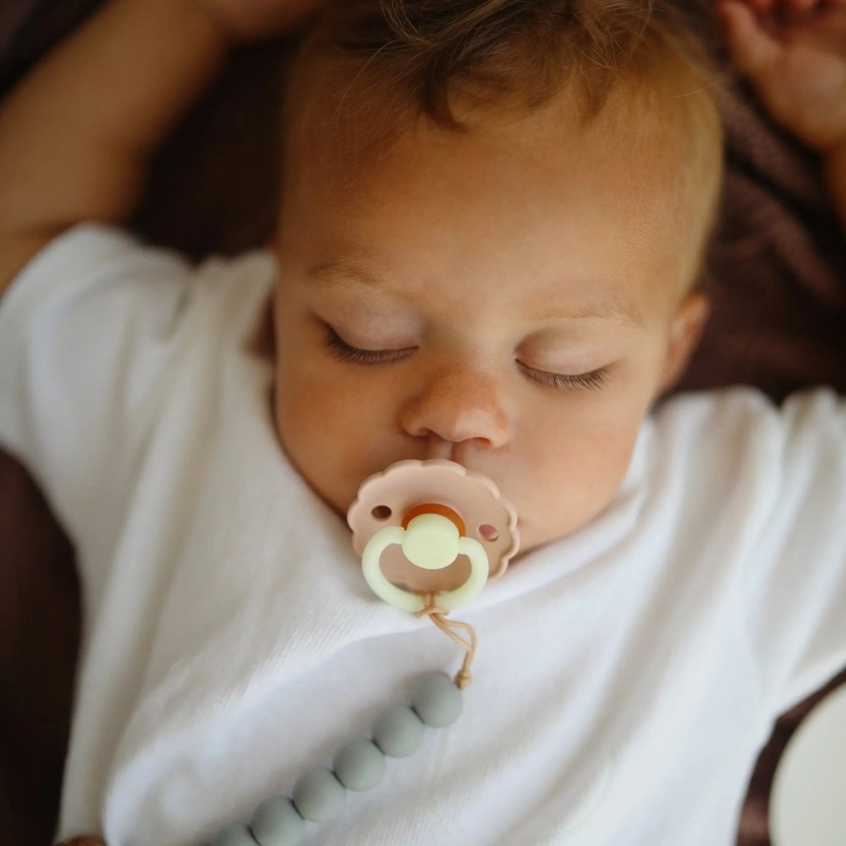 Mushie Frigg Daisy Night Natural Rubber Pacifier 2 Pack - Everetts Place Boutique - 