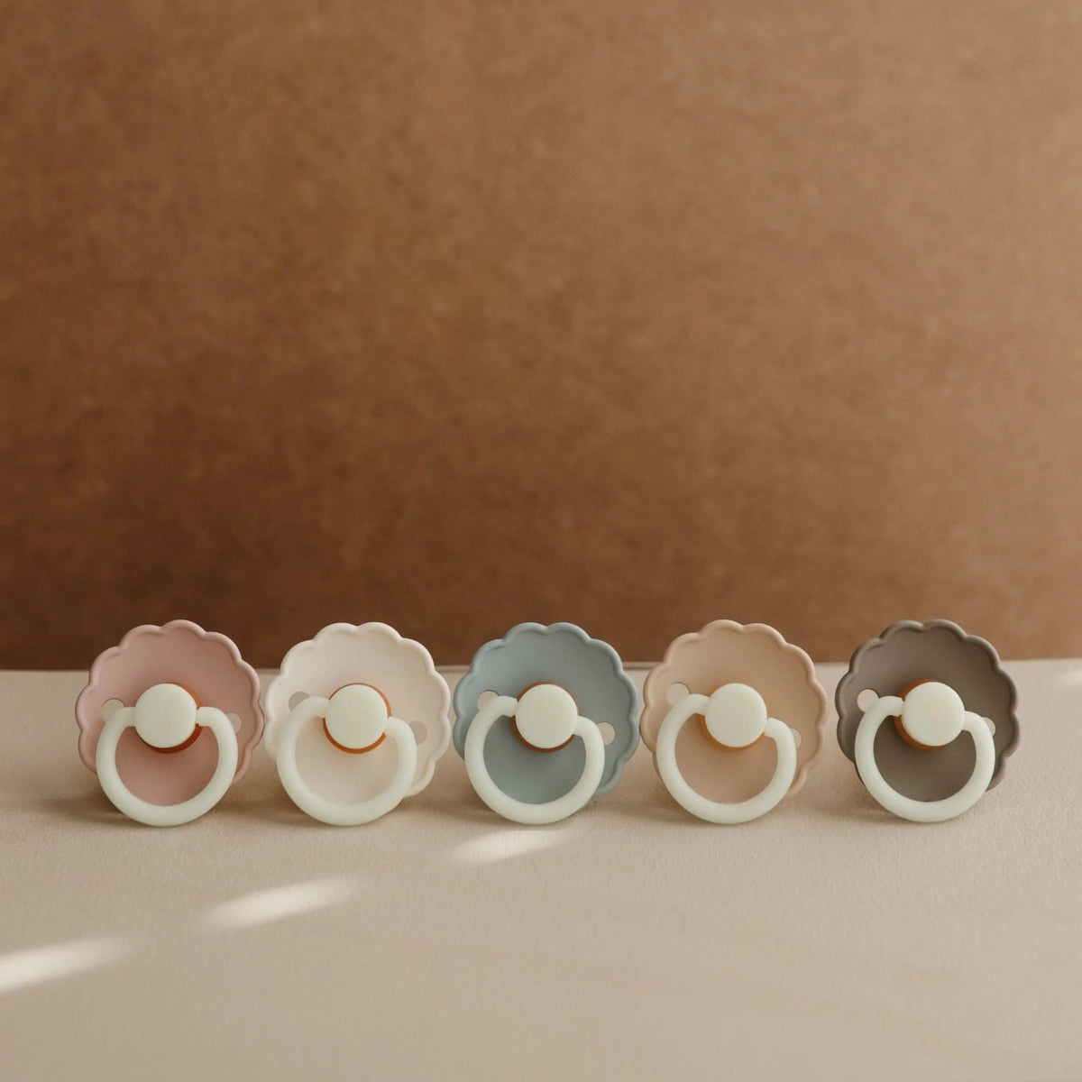 Mushie FRIGG Daisy Night Silicone Pacifier 2 - Pack - 