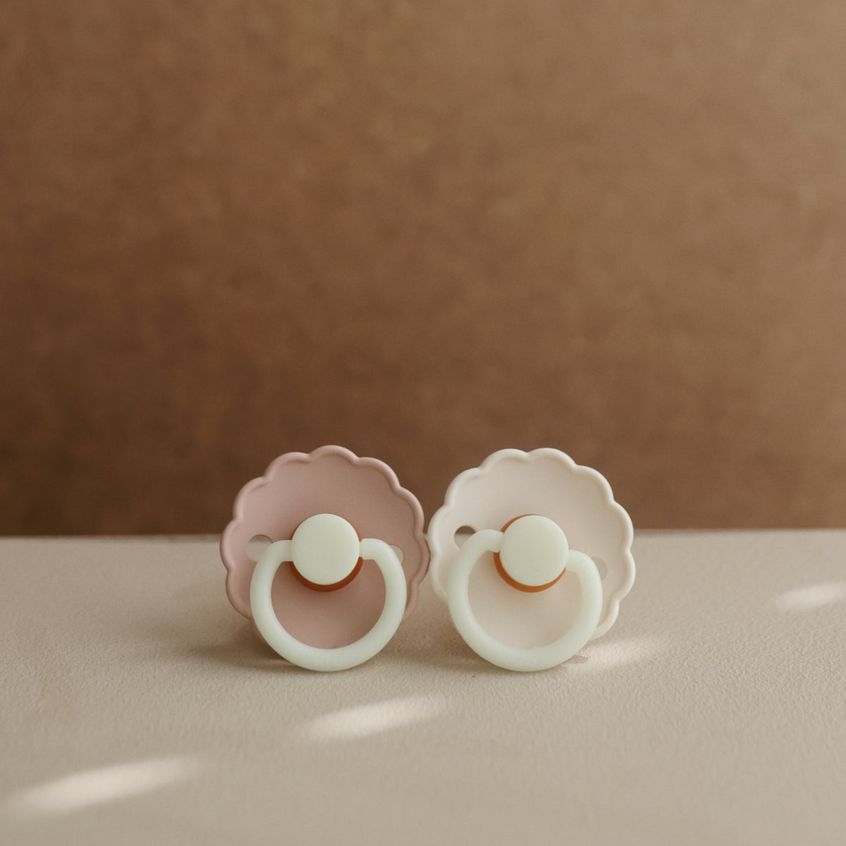 Mushie FRIGG Daisy Night Silicone Pacifier 2 - Pack - 