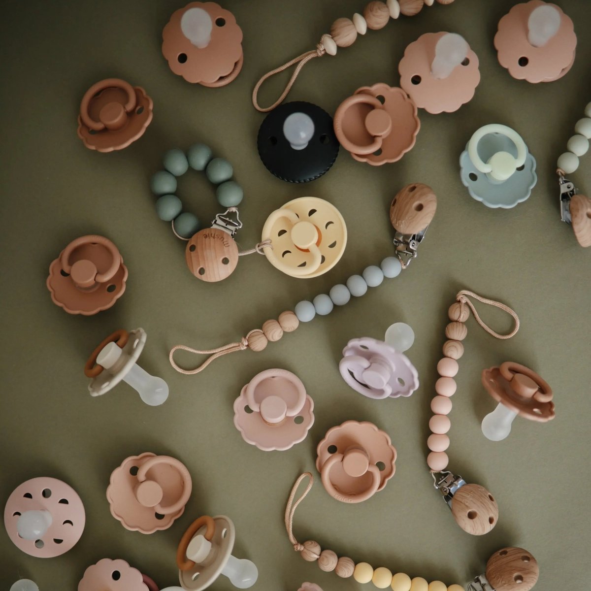 Mushie Frigg Daisy Night Silicone Pacifier 2 Pack with SilkySoft Nipple and Glow in Dark Design - Everetts Place Boutique - 