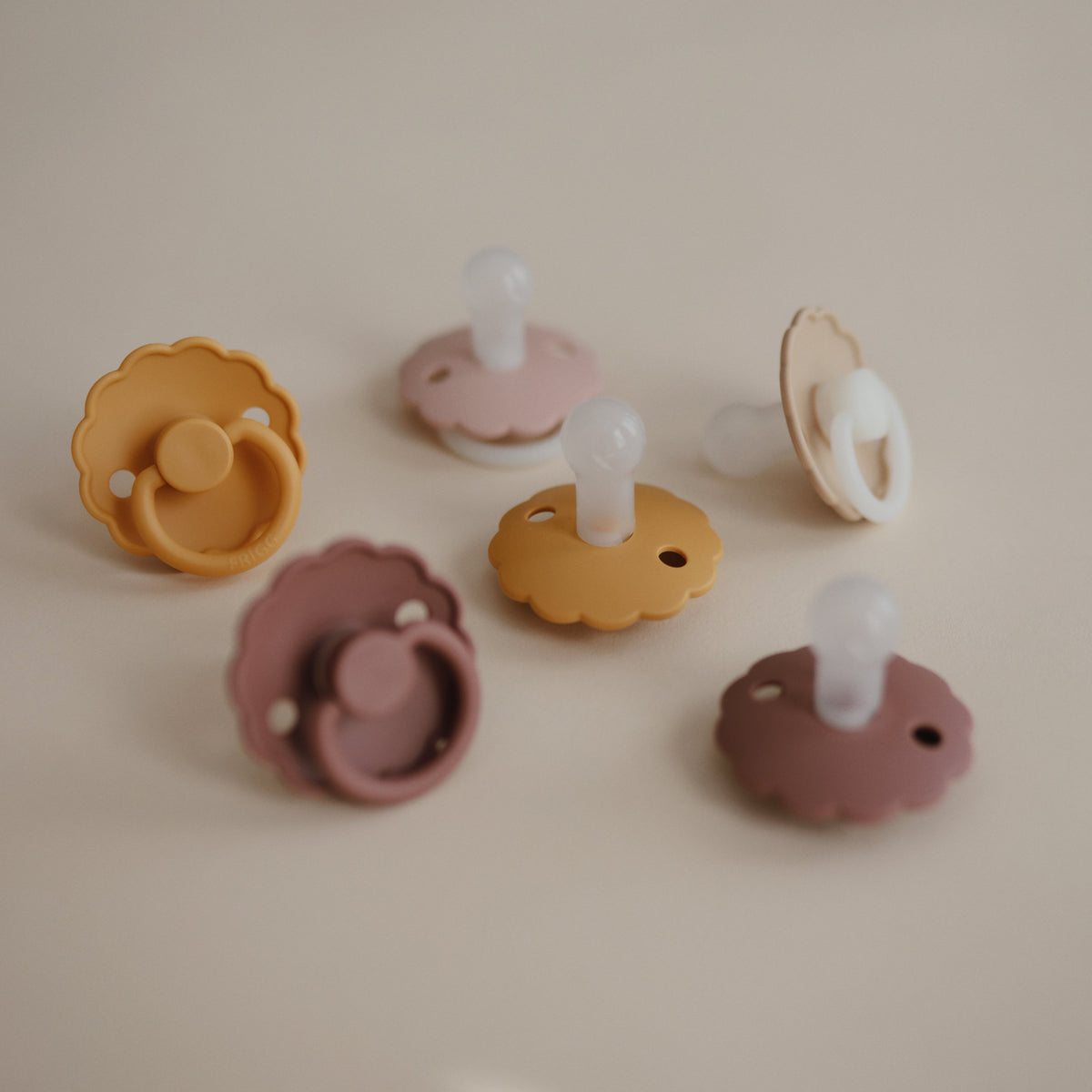 Mushie FRIGG Daisy Silicone Pacifier 2 - Pack