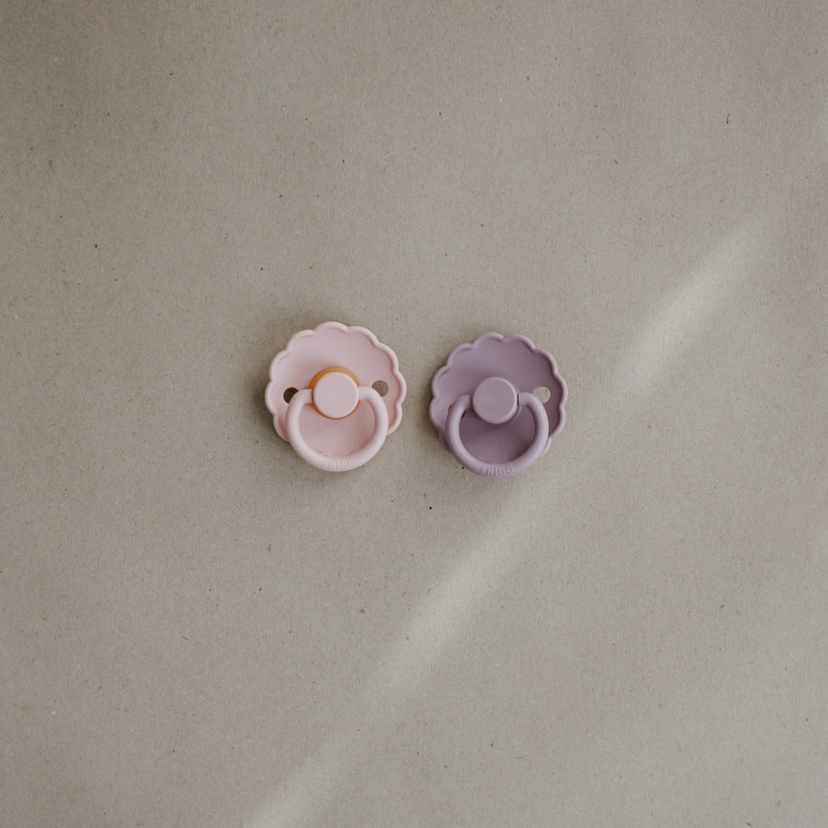 Mushie FRIGG Daisy Silicone Pacifier 2 - Pack