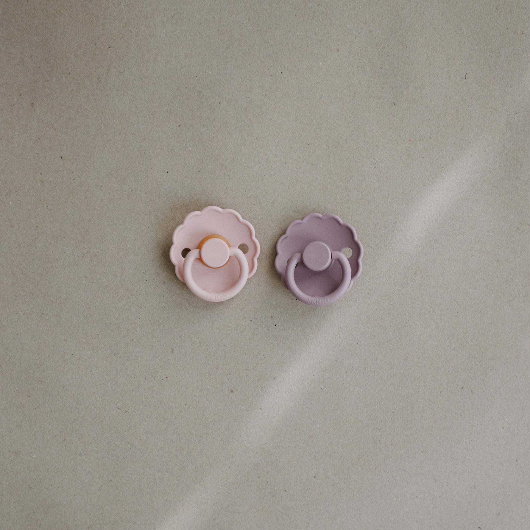 Mushie FRIGG Daisy Silicone Pacifier 2 - Pack