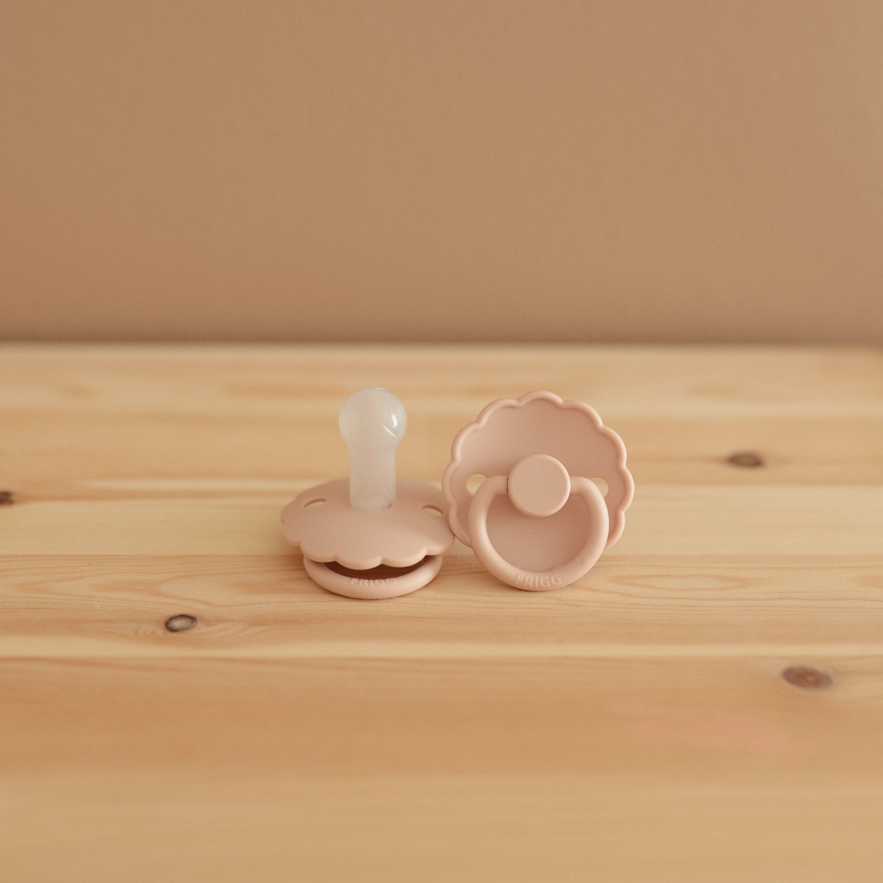 Mushie FRIGG Daisy Silicone Pacifier 2 - Pack