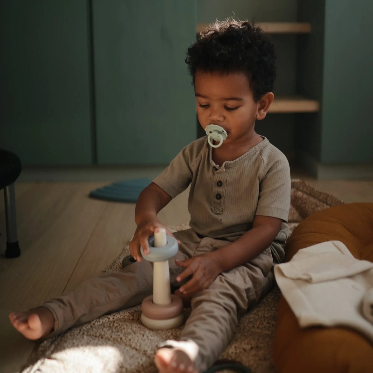 Mushie Frigg Daisy Silicone Pacifier 2 Pack with SilkySoft Nipple - Everetts Place Boutique - 