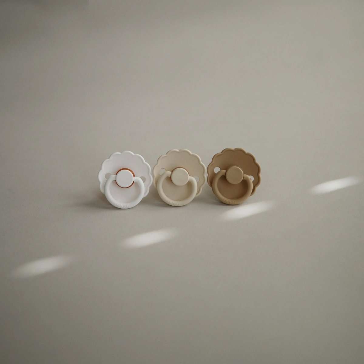 Mushie Frigg Daisy Silicone Pacifier 2 Pack with SilkySoft Nipple - Everetts Place Boutique - 