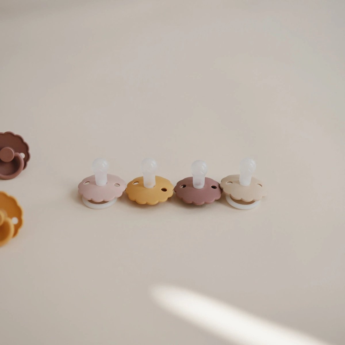 Mushie Frigg Daisy Silicone Pacifier 2 Pack with SilkySoft Nipple - Everetts Place Boutique - 