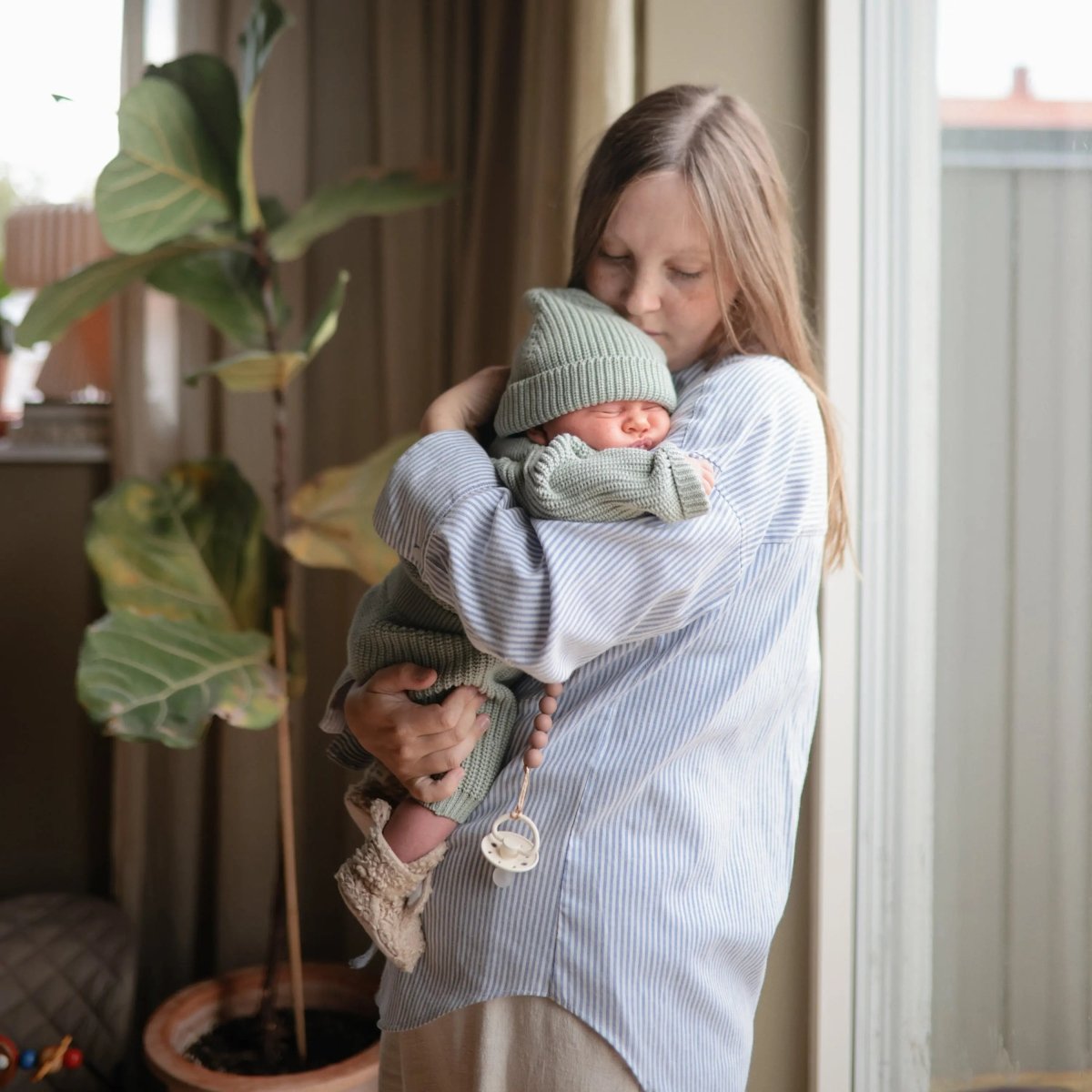 Mushie Frigg Moon Silicone Pacifier 2 Pack with SilkySoft Nipple and Click Lock System - Everetts Place Boutique - 