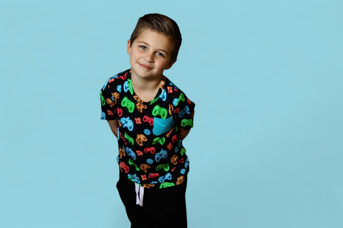 DREAM BIG LITTLE CO GAMER GLOW DREAM POCKET TEEEveretts Place