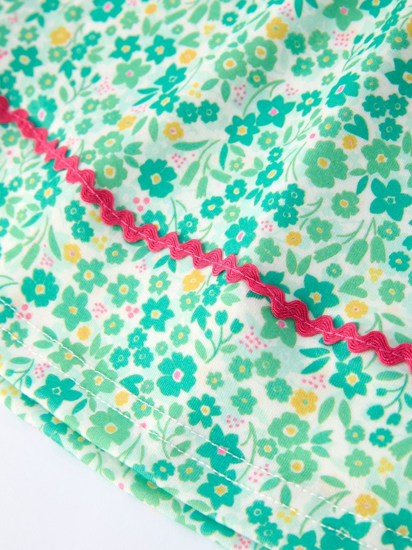 Rylee Faith Designs Girls St. Patrick’s Day Shamrock Bow Smocked Dress - 