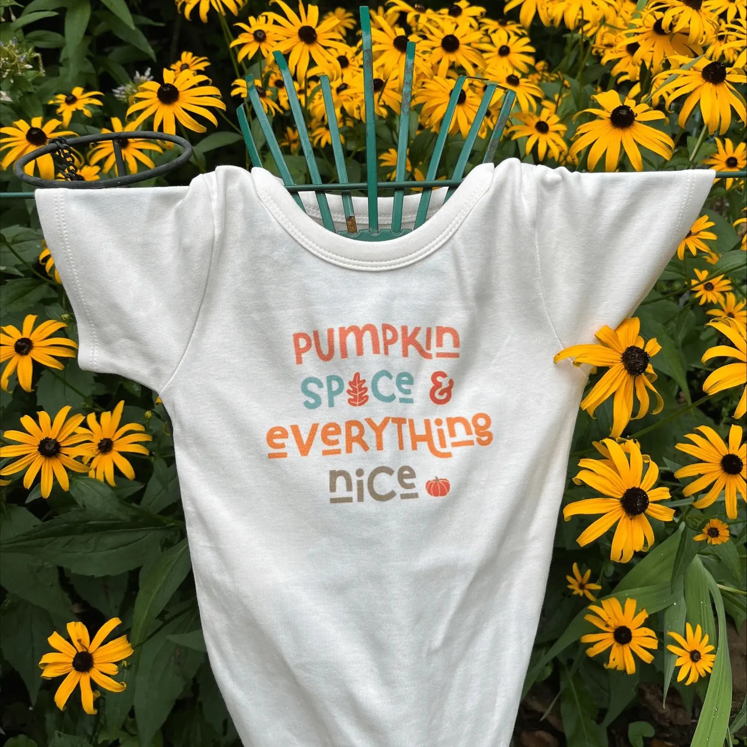 Finn + Emma graphic tee | pumpkin spice nice - 