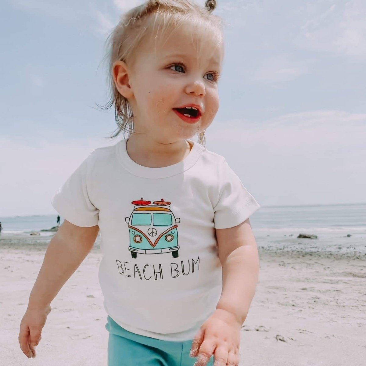 Finn + Emma graphic tee | beach bum - 