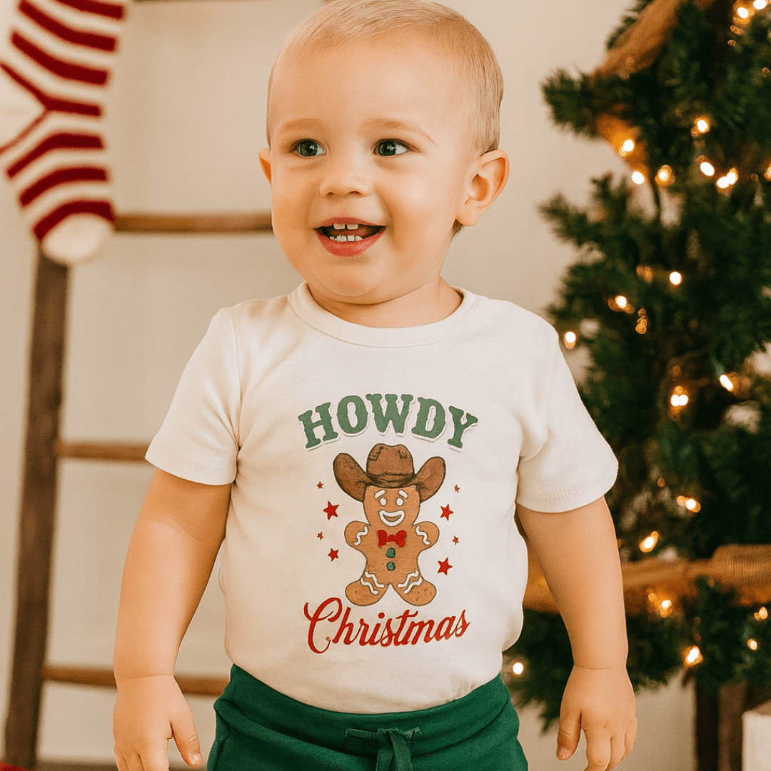 Finn + Emma graphic tee | howdy gingerbread christmas - 