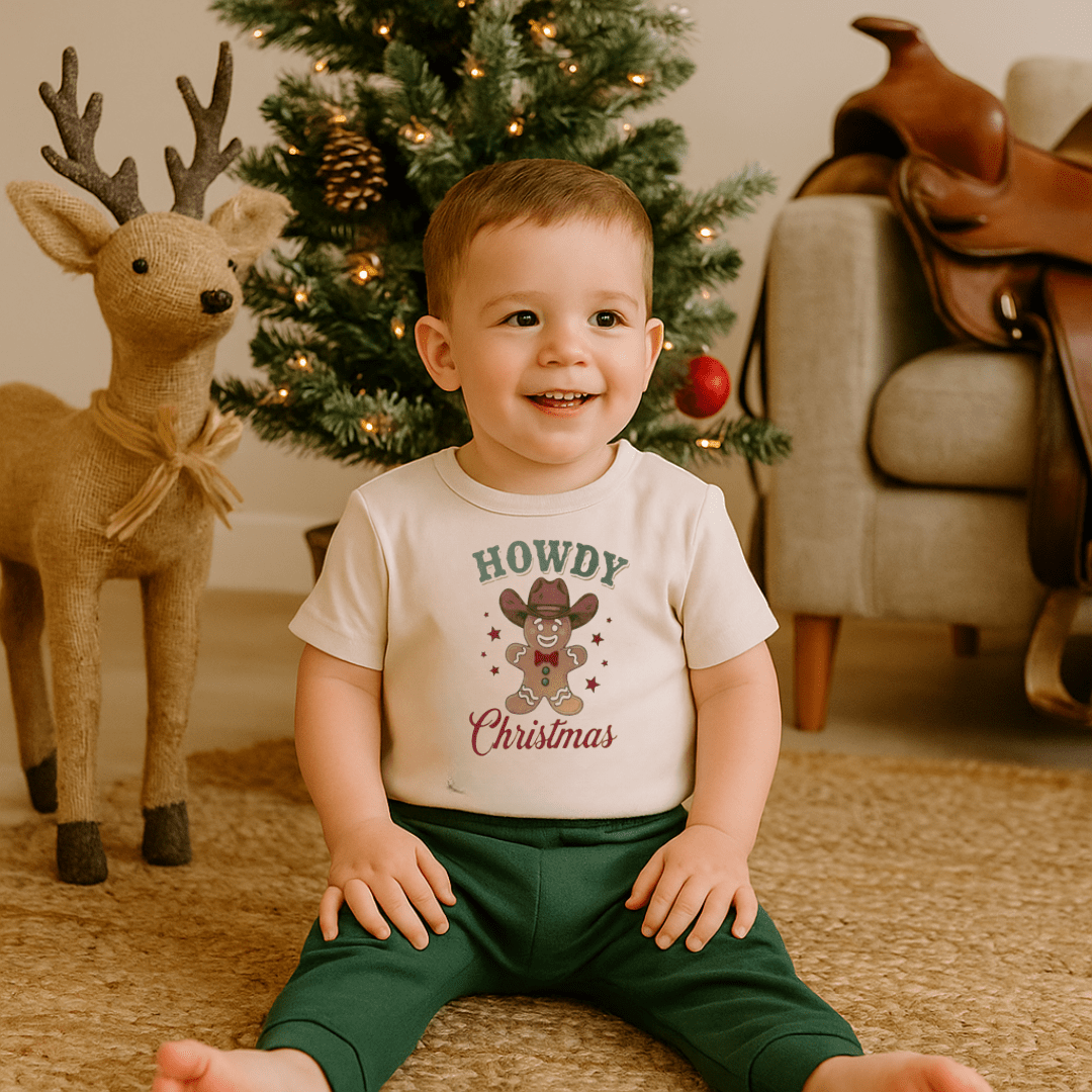 Finn + Emma graphic tee | howdy gingerbread christmas - 