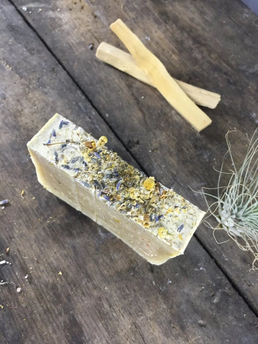 Handcrafted Vegan Soap with Calming Lavender and Chamomile for Relaxation - Everetts Place
