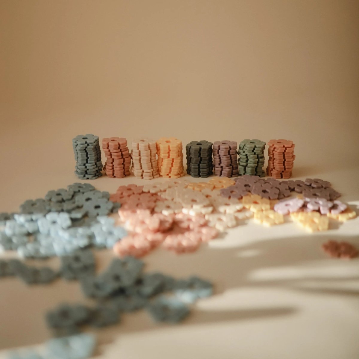 Mushie Hex Connect Building Toy Set for Kids - 100 Hexagon Shaped Discs for STEM Learning - 