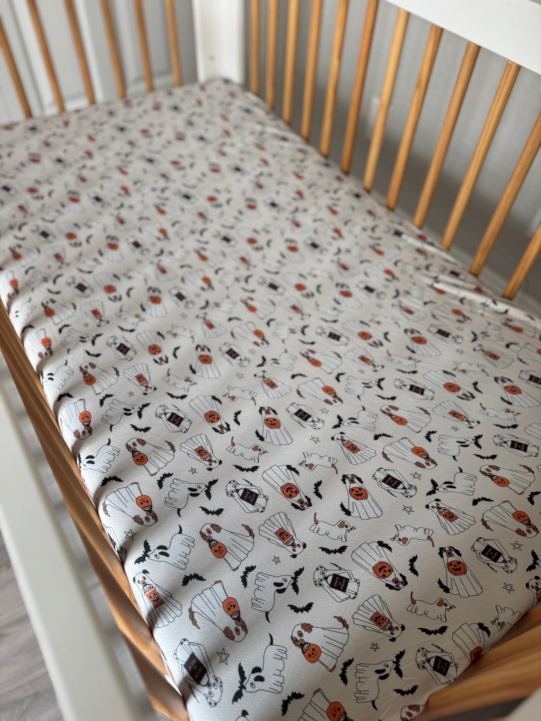 Dreamlet Howl - O - Ween Pups (Crib Sheet) - 