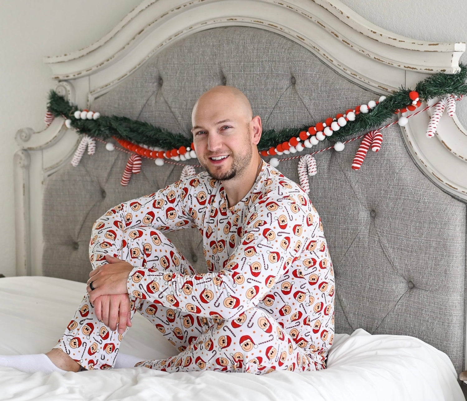DREAM BIG LITTLE CO JOLLY JAMZzz MEN’S DREAM CREW NECK TOPEveretts Place