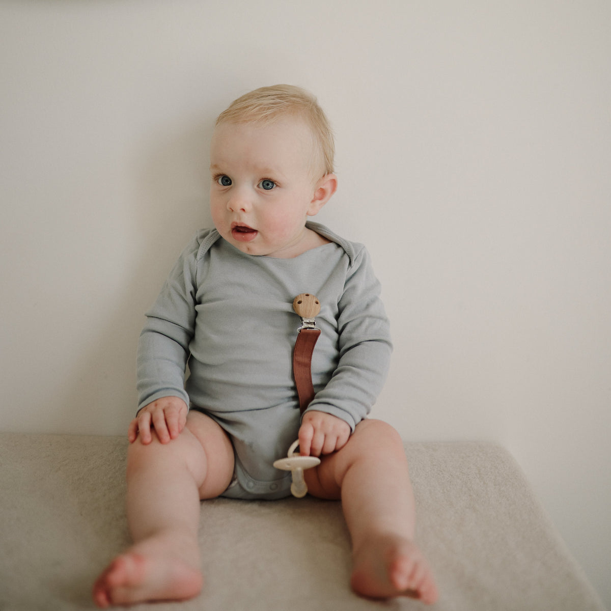 Linen Pacifier Clip, 2-Pack by Mushie