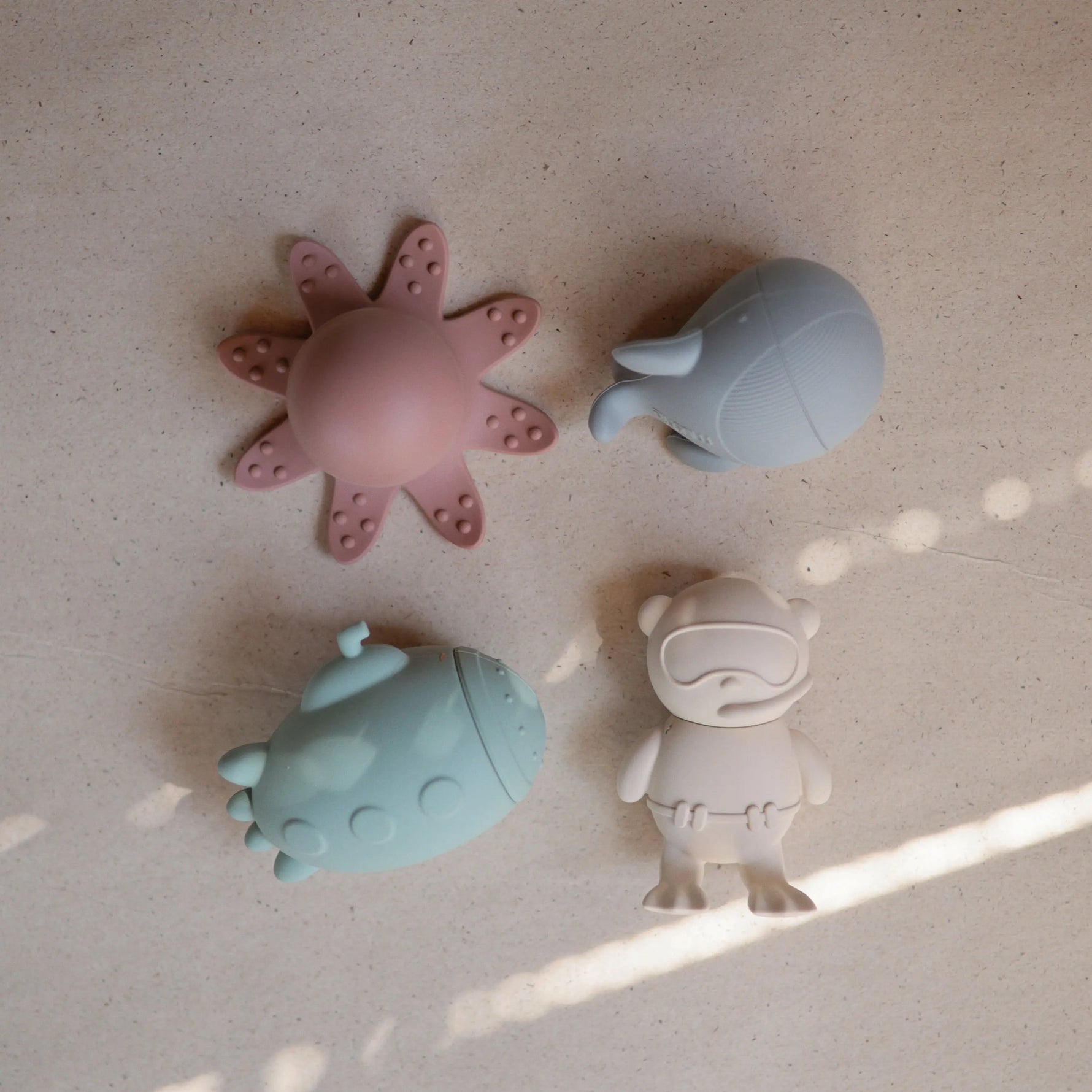 Mushie Sealife Mold Free Bath Play Set with Submarine Scuba Diver Octopus and Whale - Toys & Games > Toys > Bath Toys Bath Play set