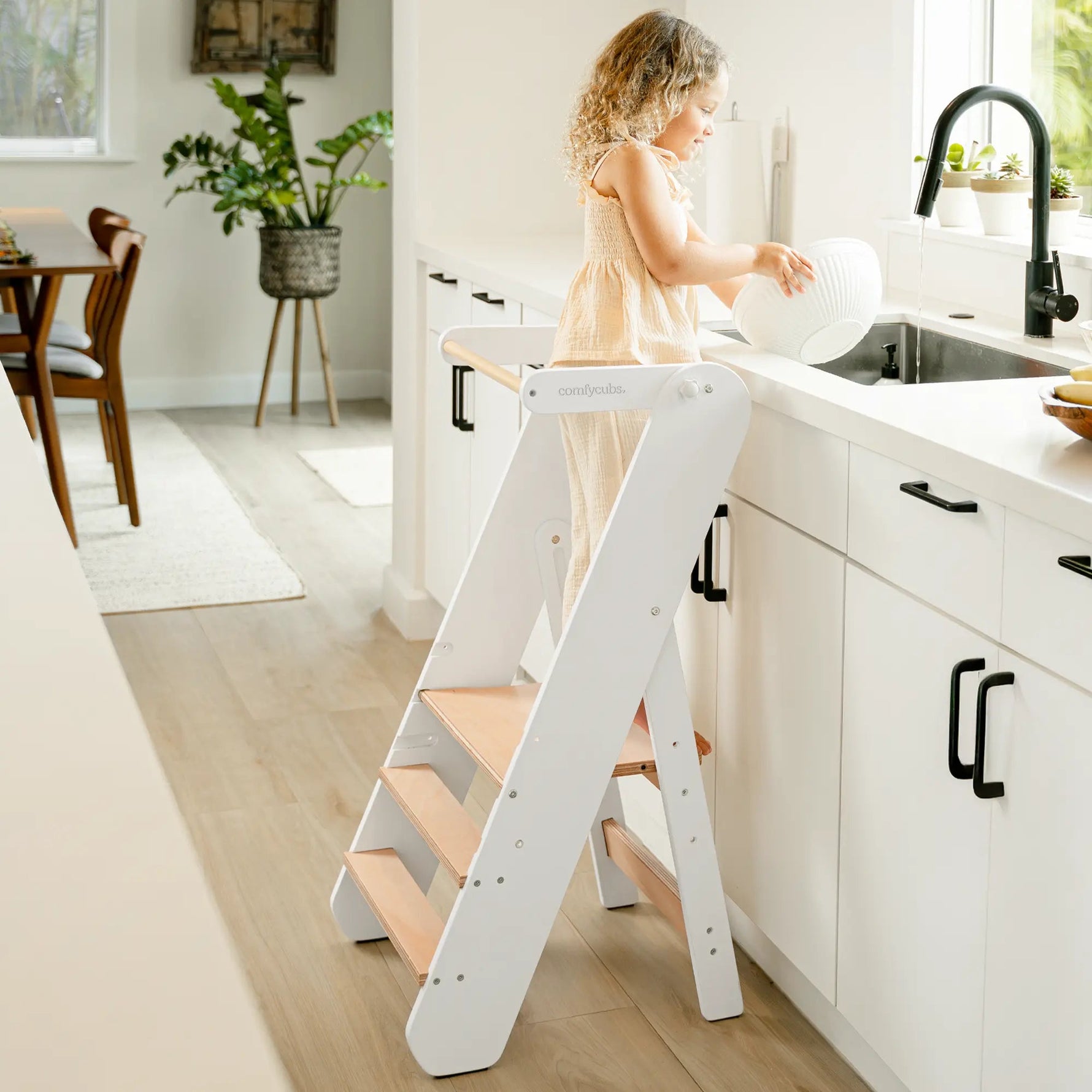 Comfy Cubs Kids Step Stool for Ages 3+ in White - 