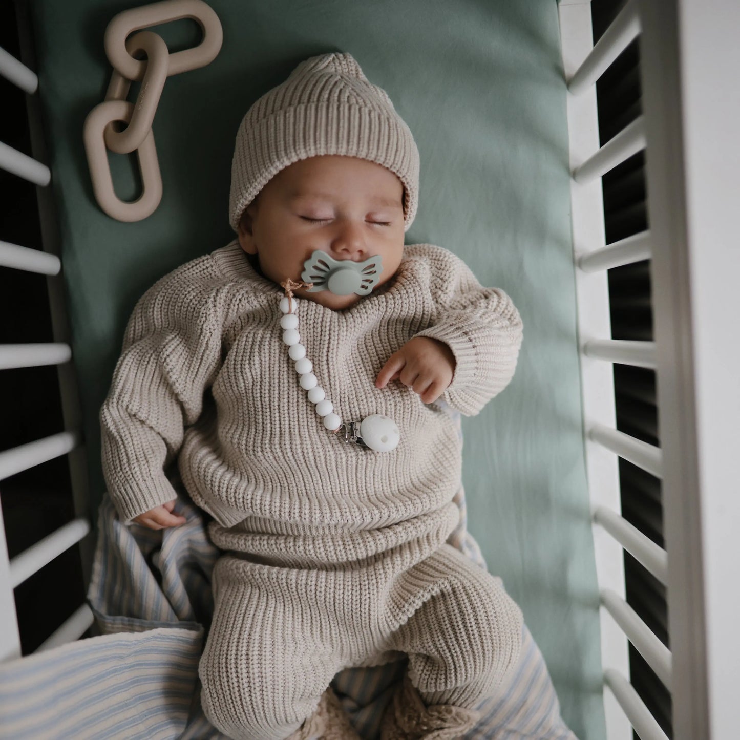 Stretchy Organic Cotton Crib Sheet Soft Breathable Pre-Washed with Elastic Edges Mushie