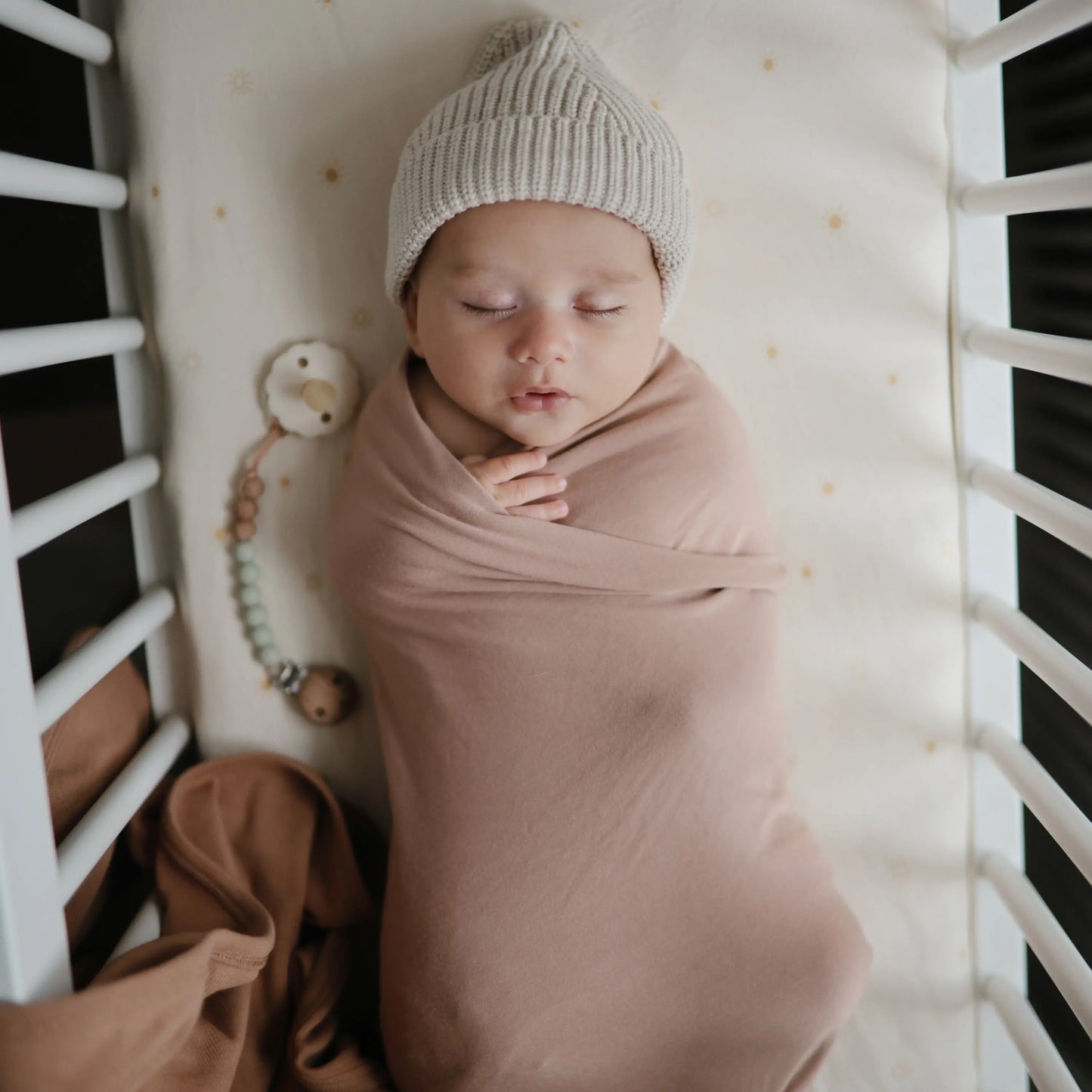 Stretchy Organic Cotton Bassinet Sheet for Babies with Fully Elastic Edges Mushie