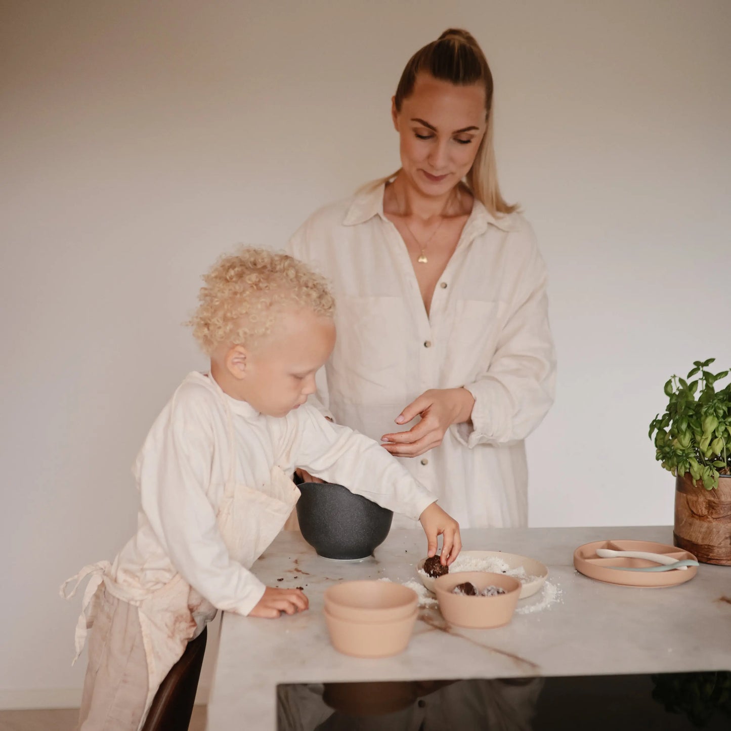 Silicone Suction Bowl for Kids Food Grade Heat Resistant Safe Feeding Mushie