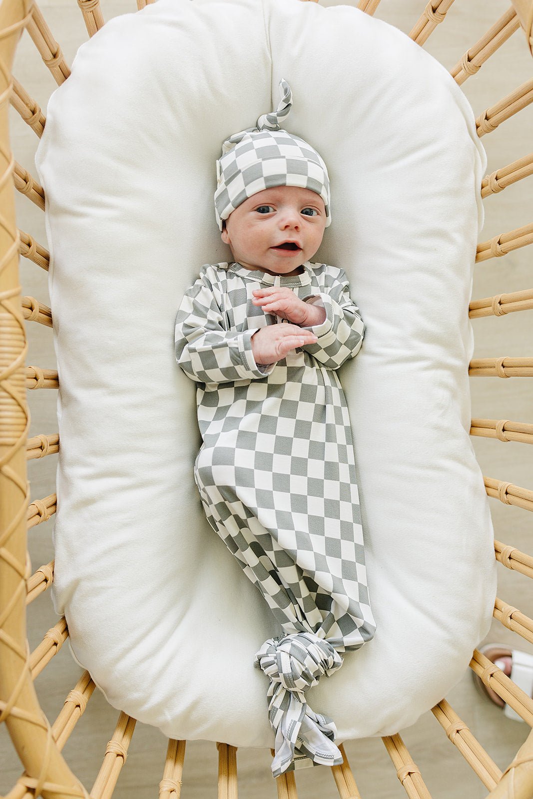 Mebie Baby Light Green Checkered Bamboo Newborn Knot Hat - 