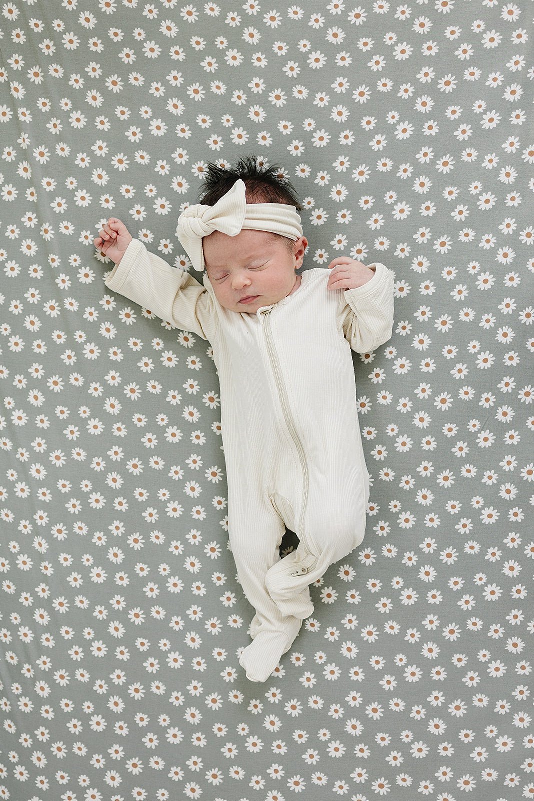 Mebie Baby Light Green Daisy Bamboo Stretch Crib Sheet - 