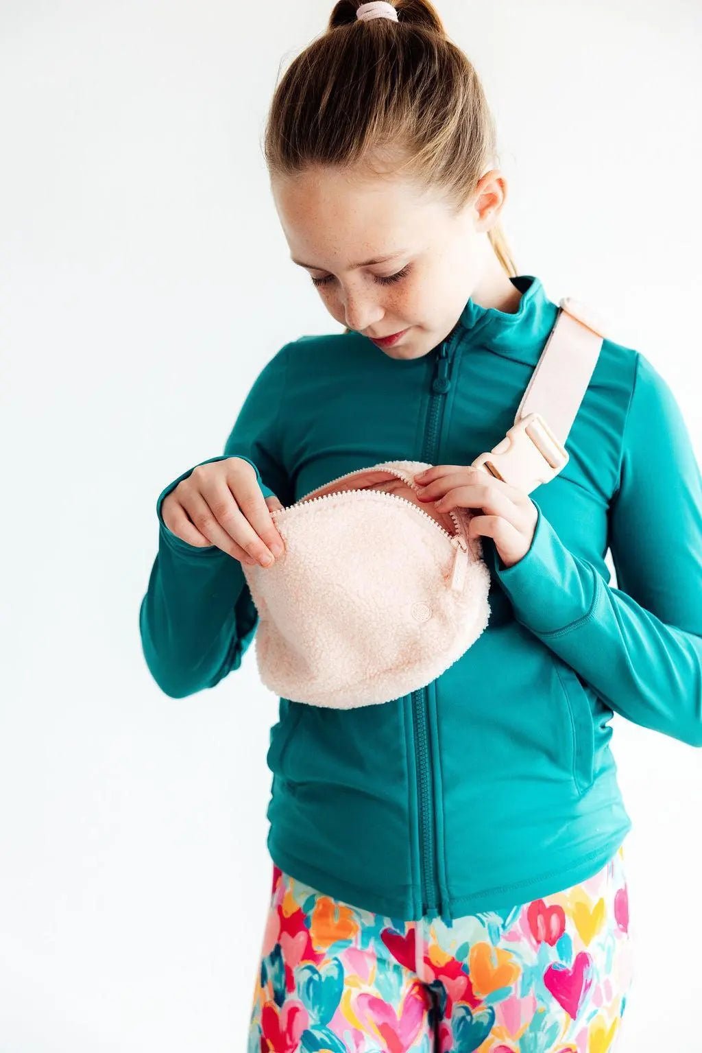 Mila & Rose ® Light Pink Fleece Belt Bag - 