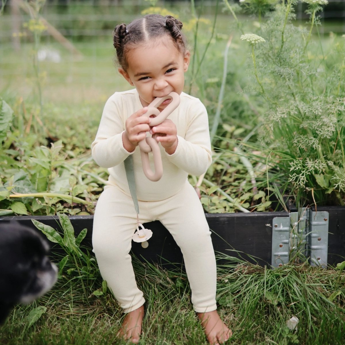 Mushie Links Teether Made from Food Grade Silicone for Sore Gums Relief and Comfort - Everetts Place Boutique - 