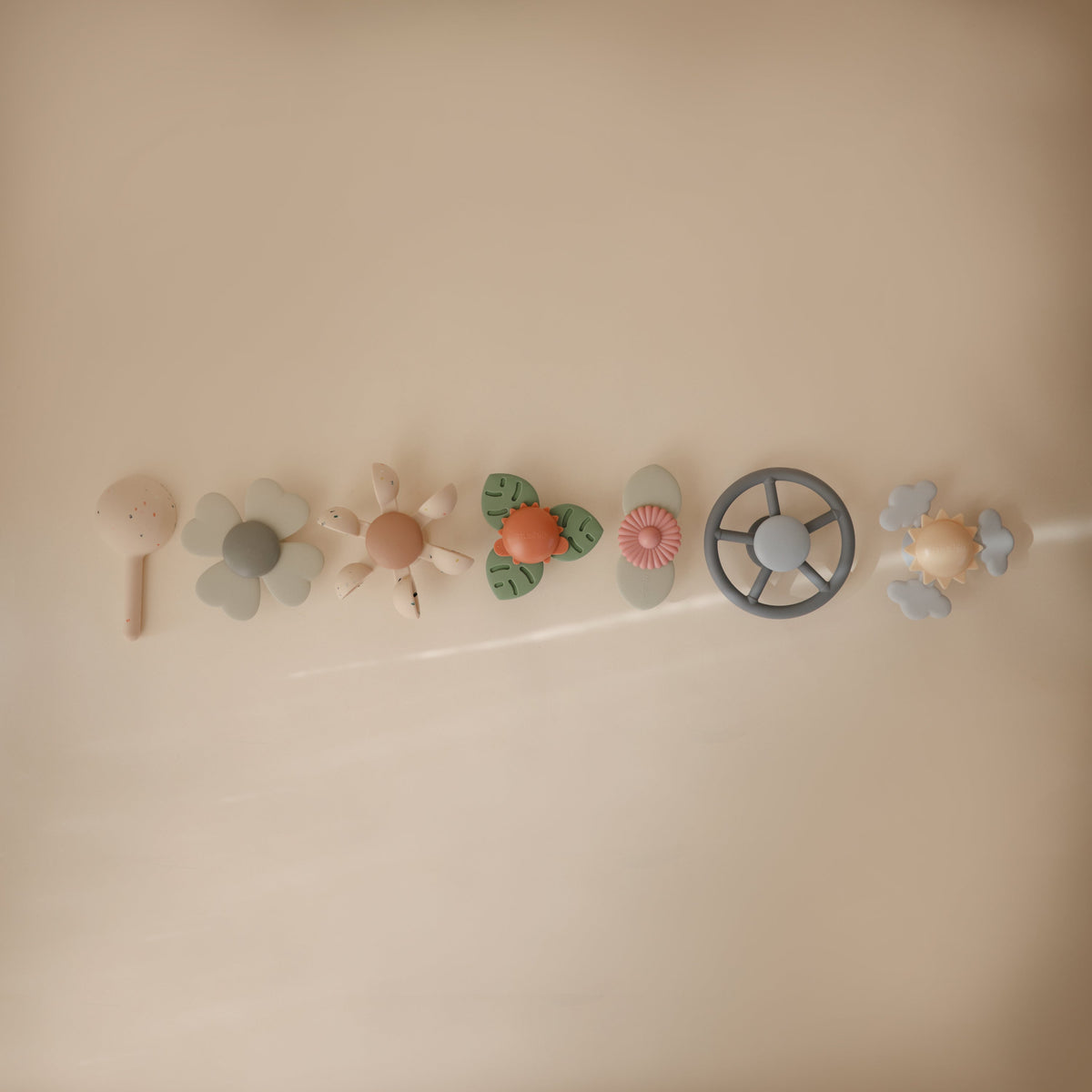 Plastic Water Wheel Bath Toy by Mushie