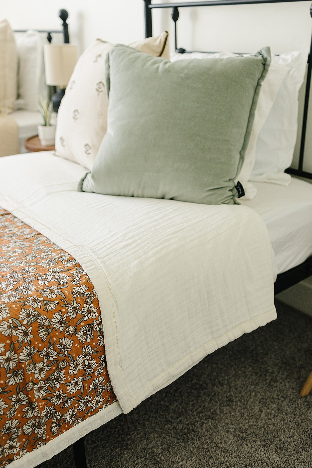 Mebie Baby Magnolia Floral Twin Muslin Quilt - 