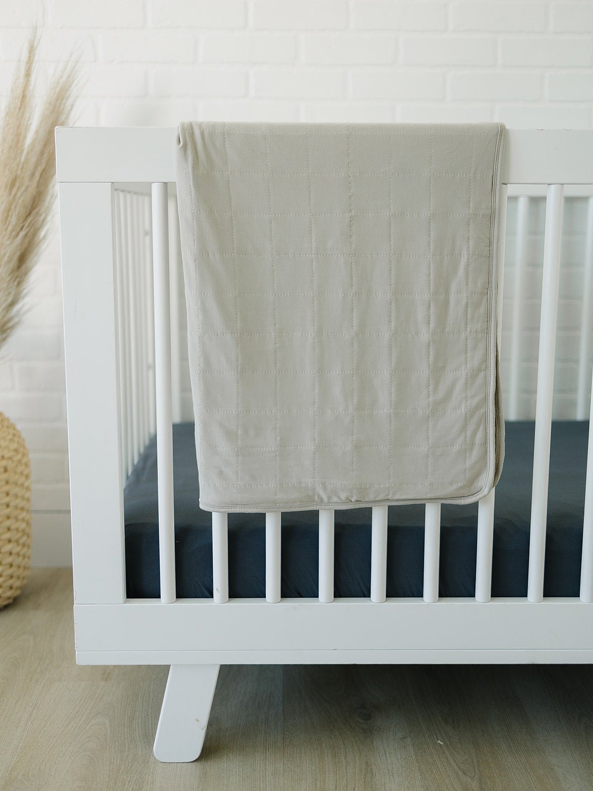 Mebie Baby Mebie Baby Charcoal Bamboo Stretch Crib Sheet Soft Easy Care - 