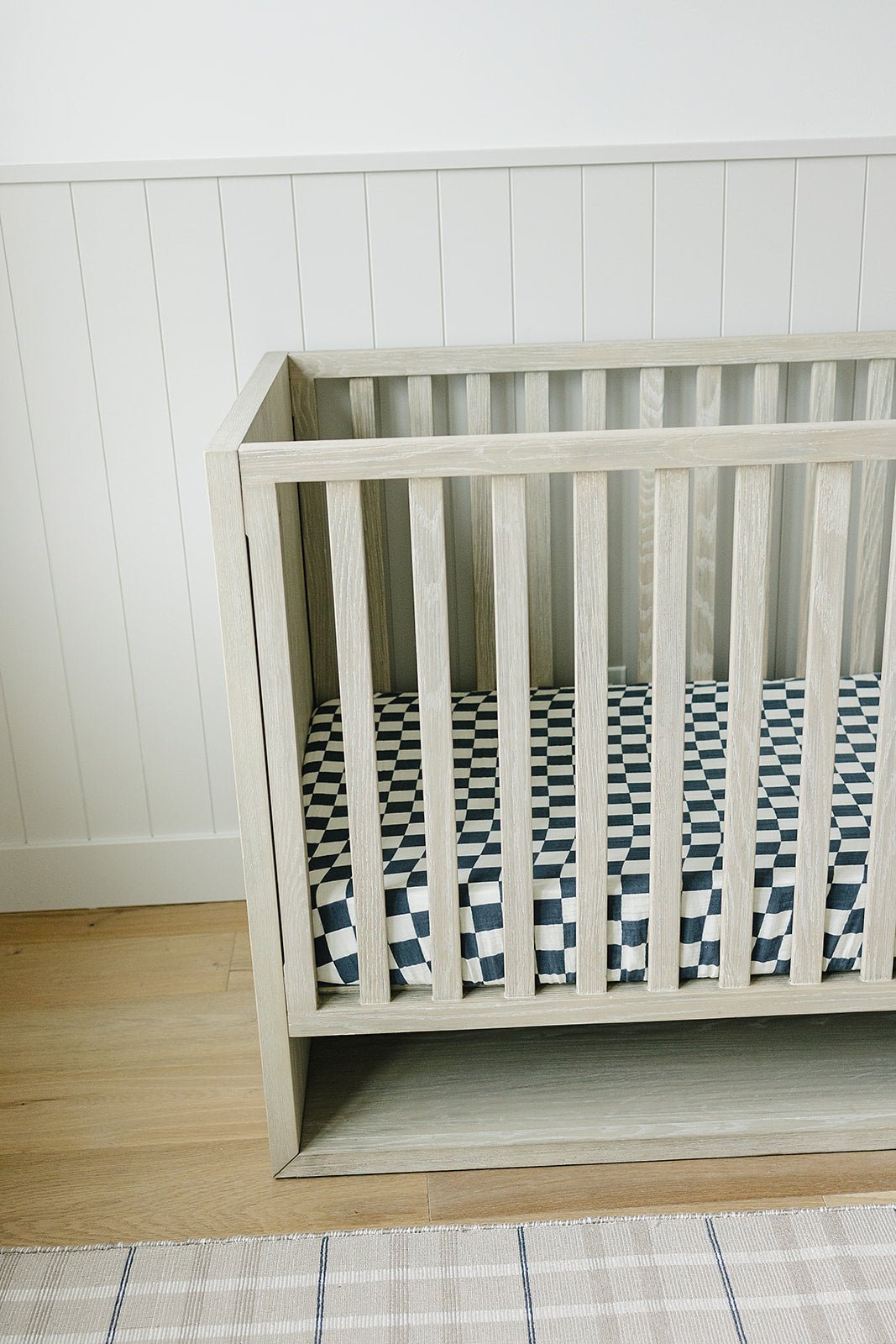 Mebie Baby Mebie Baby Charcoal Checkered Muslin Crib Sheet For Modern Nursery - 