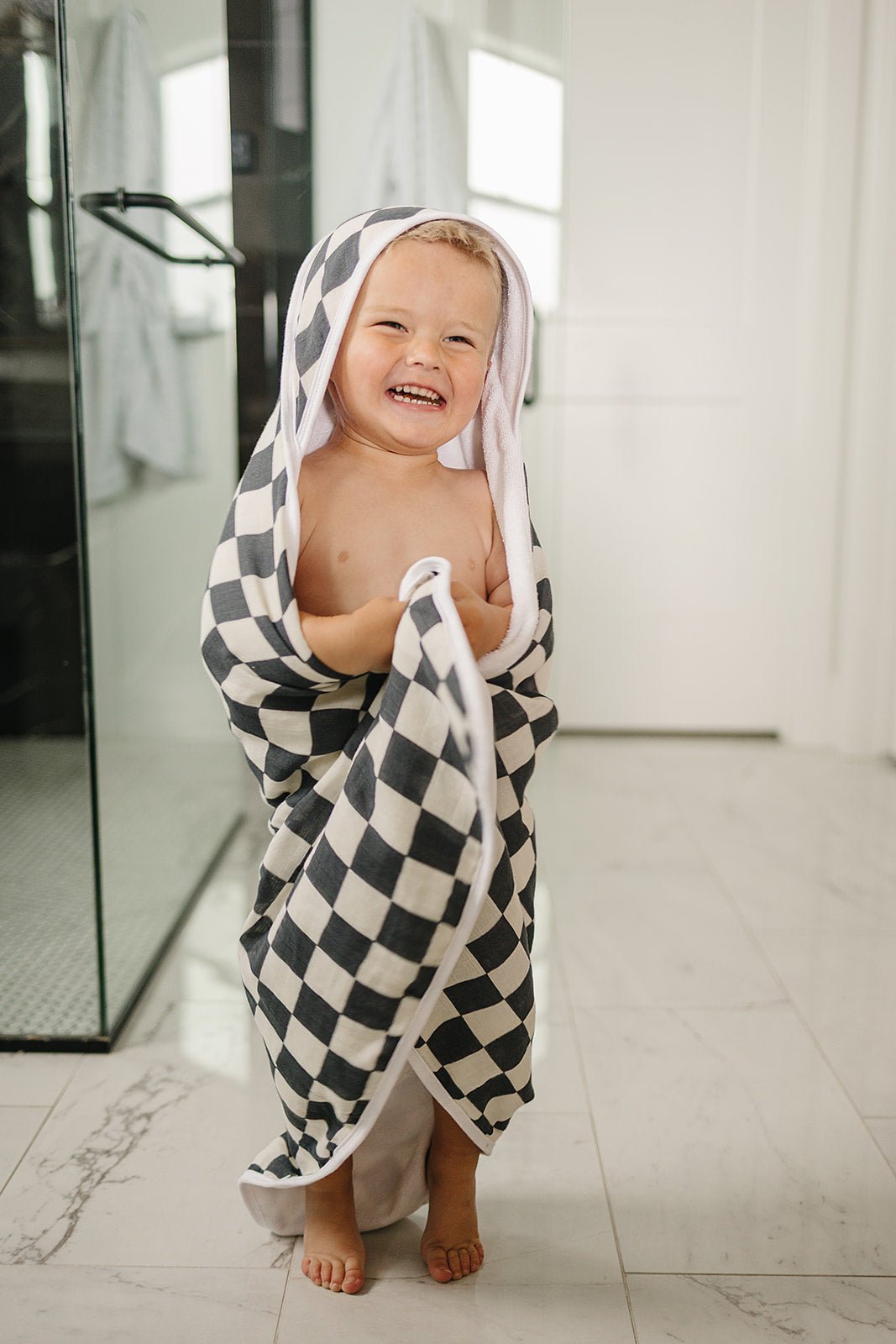 Mebie Baby Mebie Baby Charcoal Checkered Muslin Hooded Towel For Babies And Toddlers - 