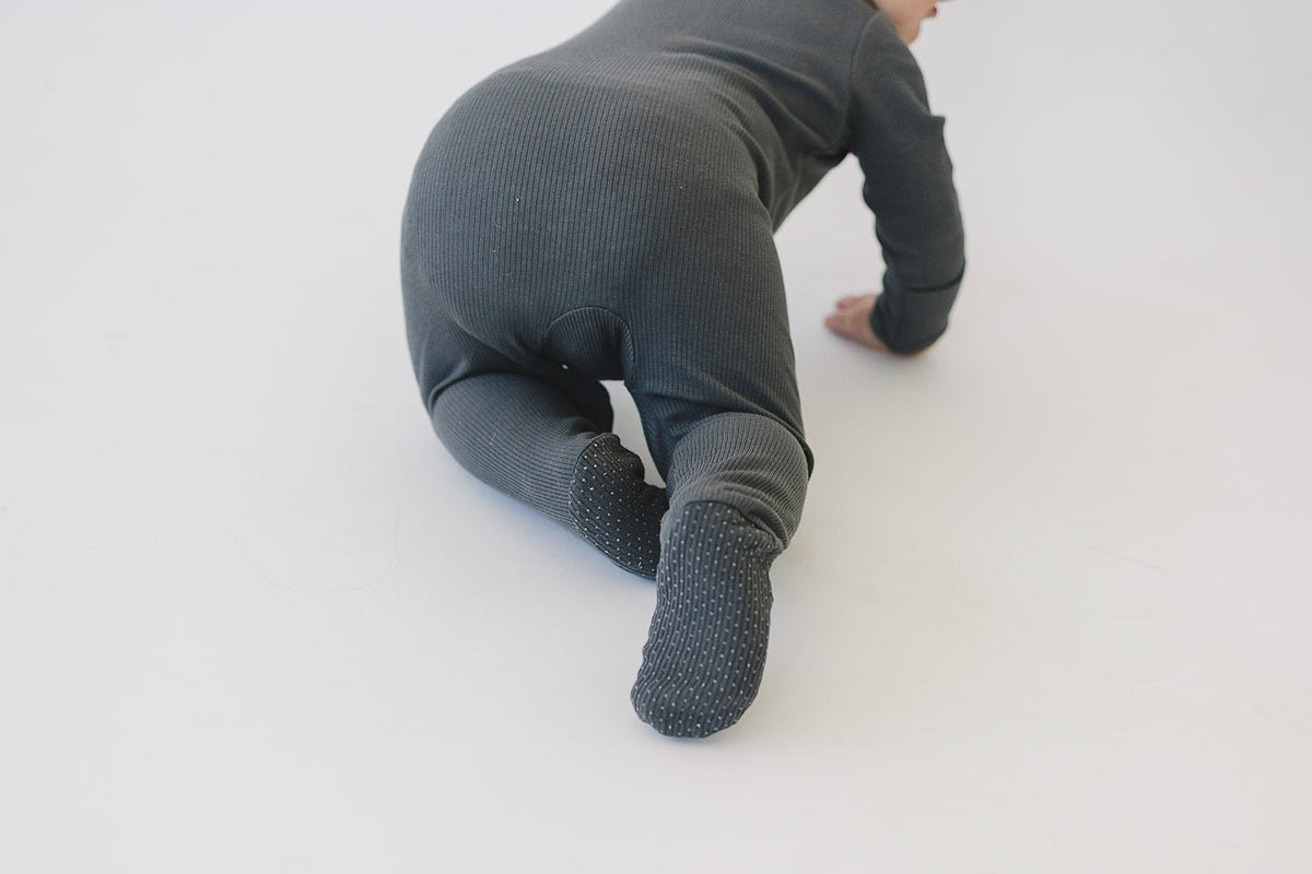 Mebie Baby Mebie Baby Charcoal Organic Cotton Ribbed Double Zipper Footed Pajamas - 