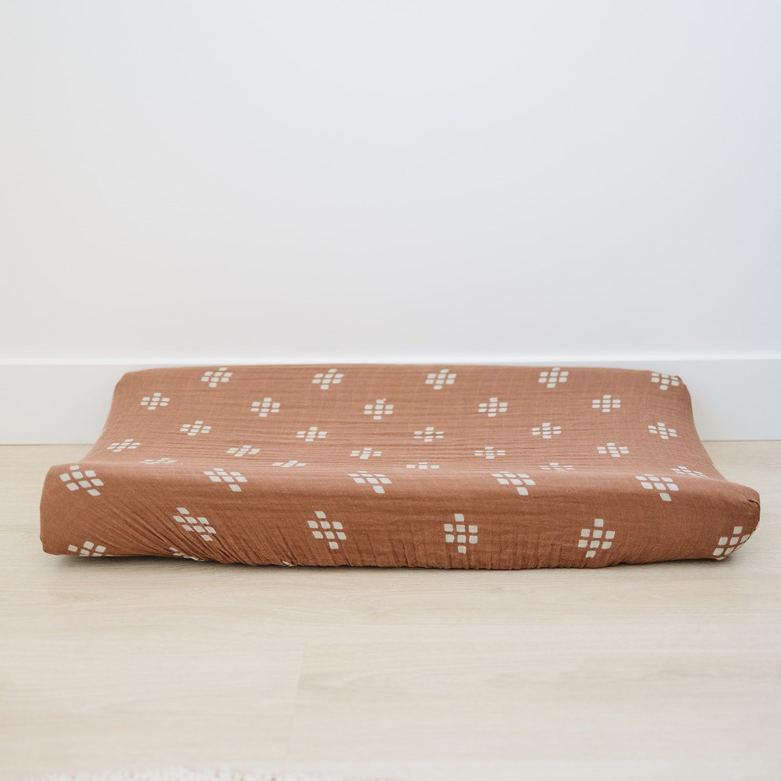 Mebie Baby Mebie Baby Chestnut Textiles Muslin Changing Pad Cover - 