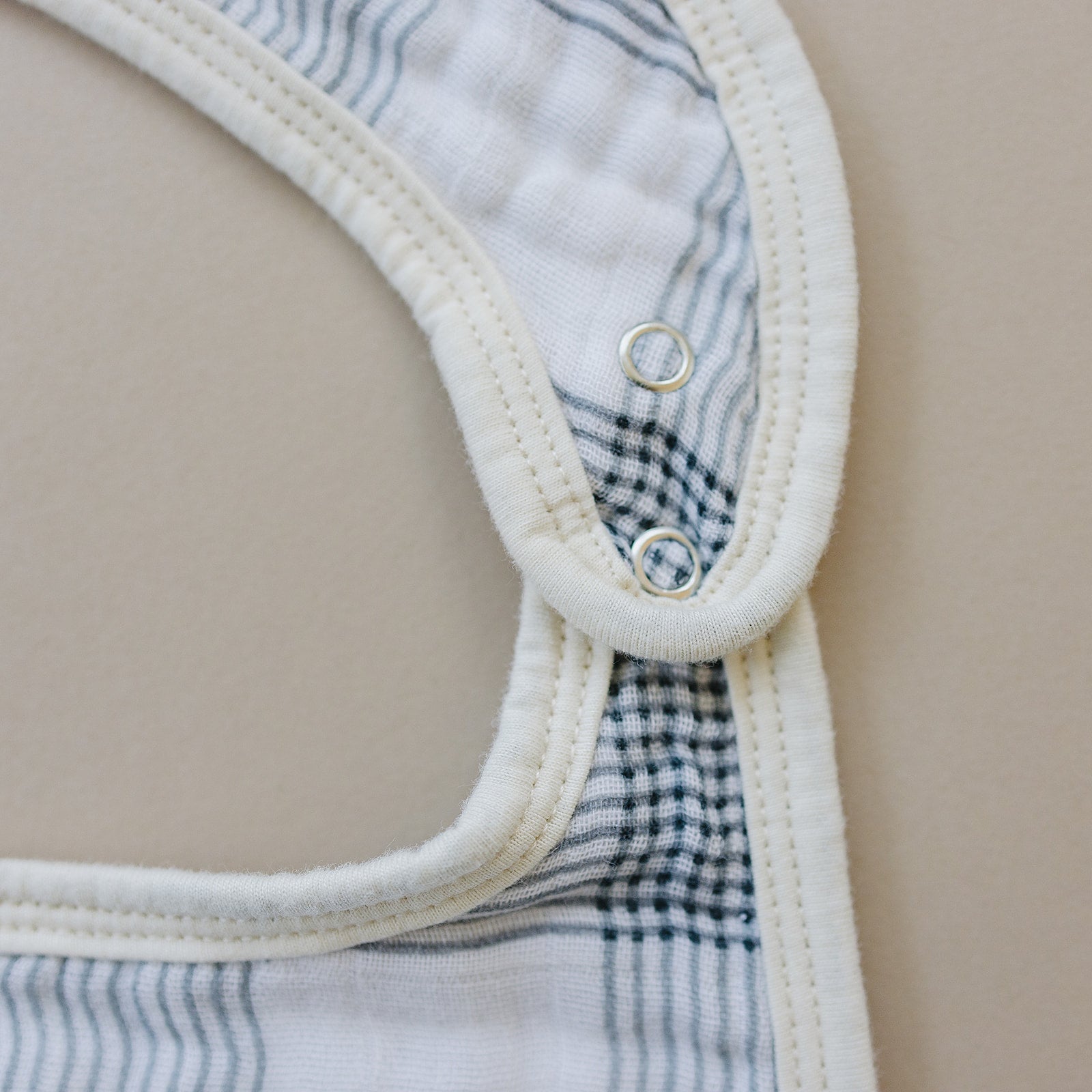 Mebie Baby Mebie Baby Coastal Plaid Classic Muslin Bib for Drool and Spills - 