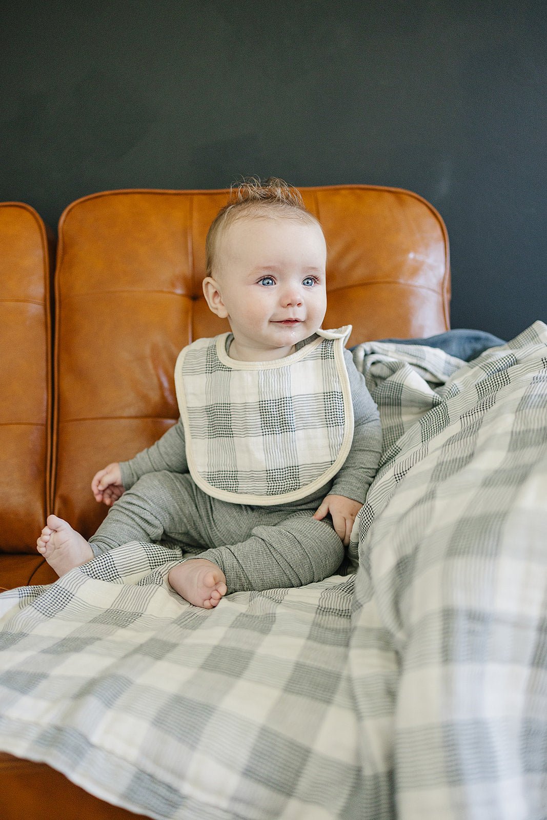 Mebie Baby Mebie Baby Coastal Plaid Classic Muslin Bib for Drool and Spills - 