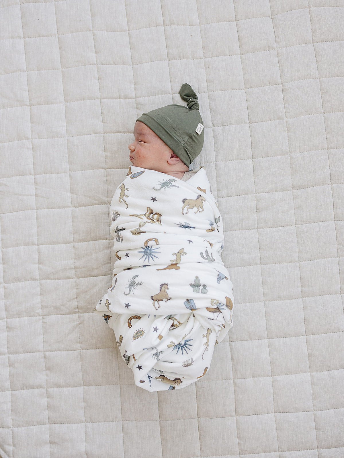 Mebie Baby Mebie Baby Desert West Luxe Fleece Swaddle for Newborns - 