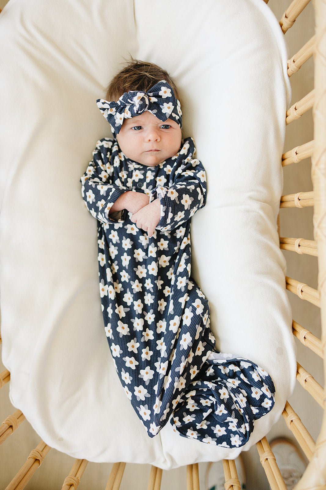 Mebie Baby Mebie Baby Navy Daisy Ribbed Bamboo Knot Gown 0 To 3 Months - 