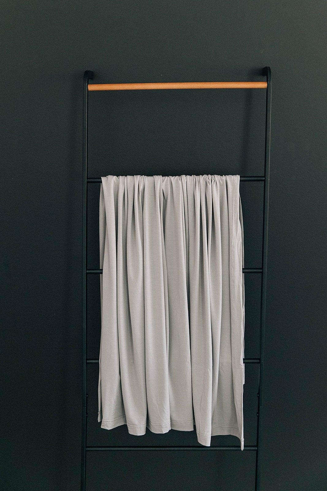 Mebie Baby Mebie Baby Stone Bamboo Stretch Swaddle Blanket Gender Neutral - 