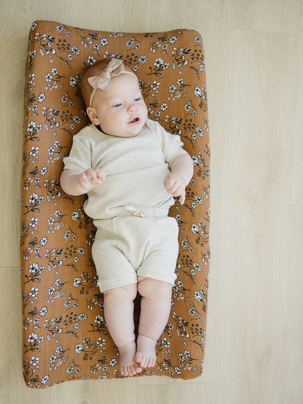 Mebie Baby Mebie Baby Vintage Floral Muslin Changing Pad Cover - 