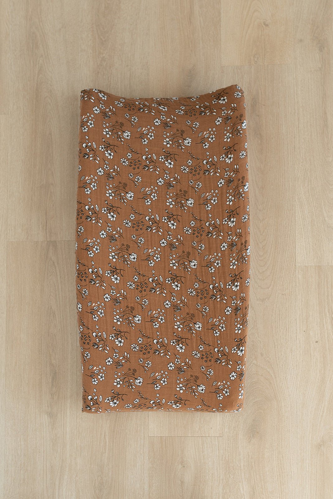 Mebie Baby Mebie Baby Vintage Floral Muslin Changing Pad Cover - 