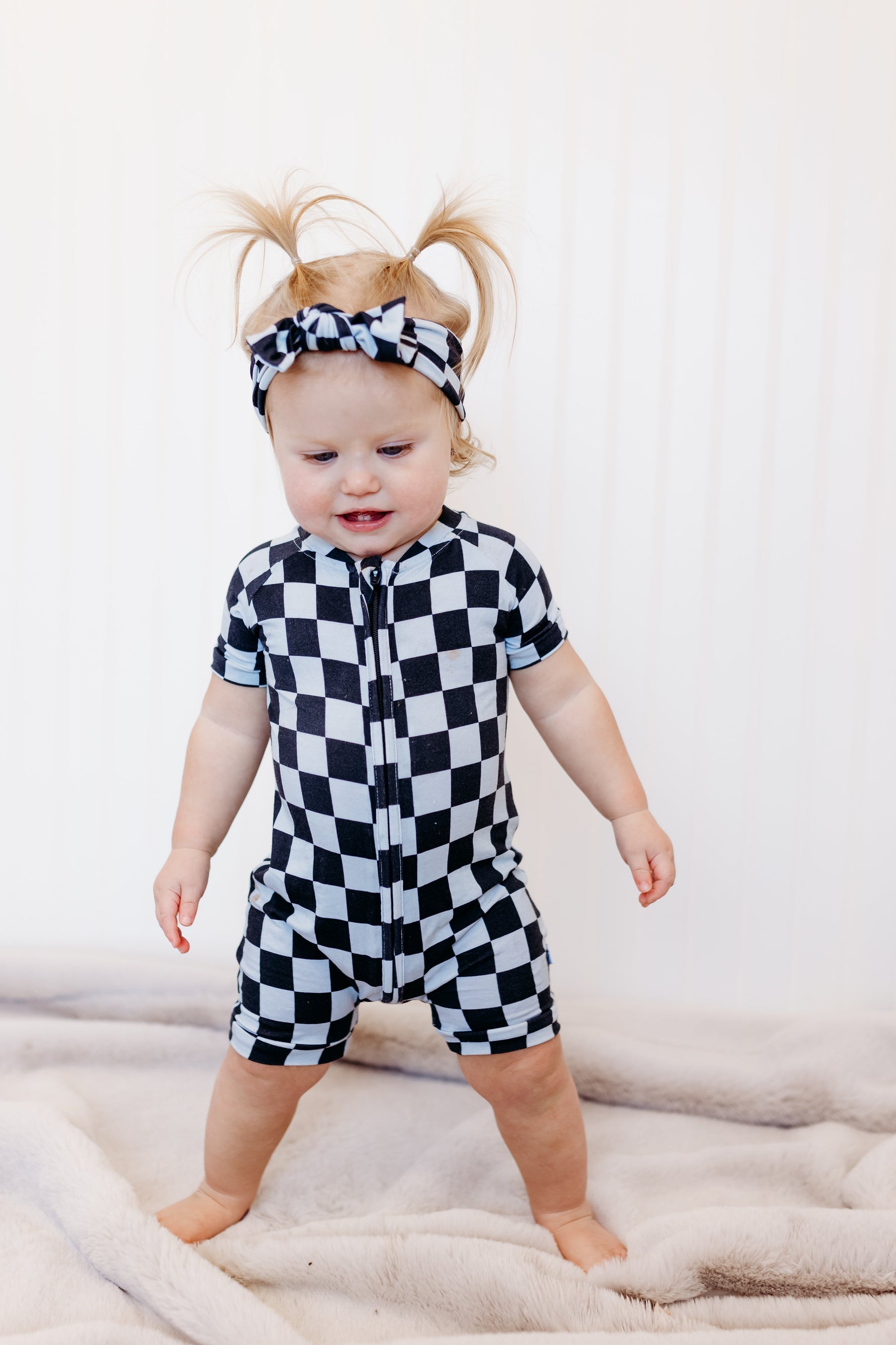 DREAM BIG LITTLE CO MIDNIGHT CHECKERS DREAM BOWEveretts Place